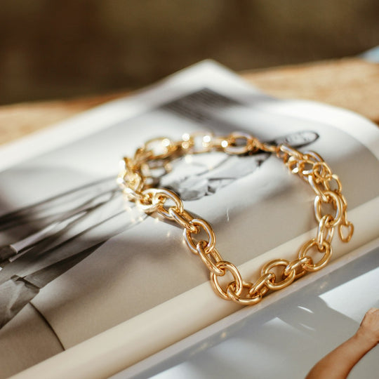 Twisted Radiant Gold Bangle